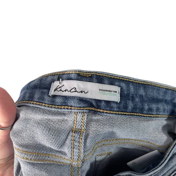 KanCan Women's Size 27‎ Cropped Medium Wash Frey Hem Jeans - Picture 6 of 10